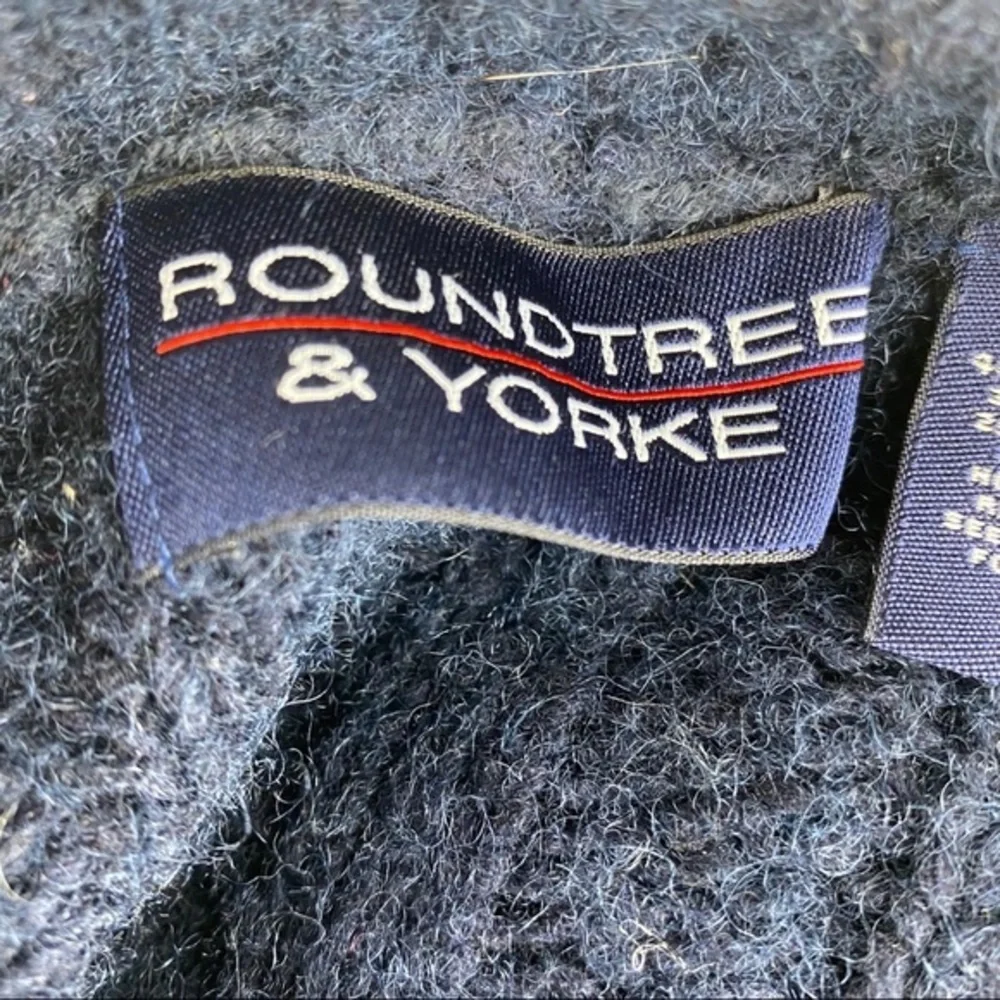 Roundtree & Yorke Navy Wool Blend Sweat…